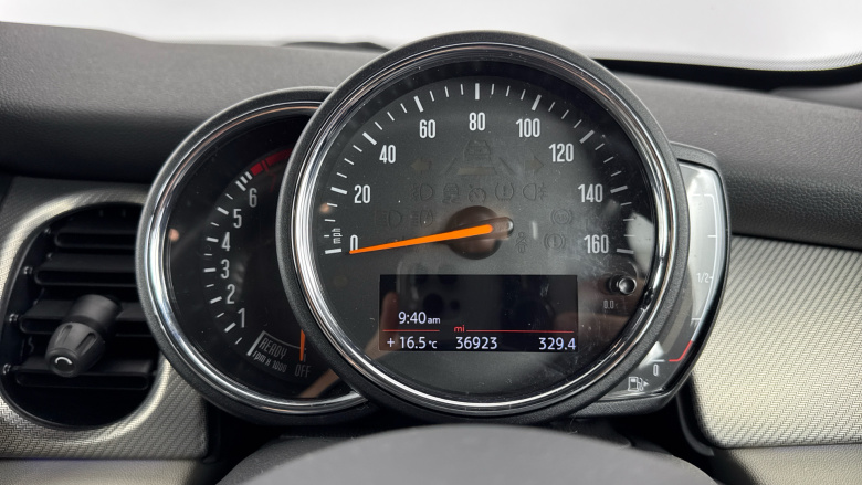 MINI Hatchback 1.5 Cooper Exclusive 5dr Auto [Nav Pack] Petrol Hatchback